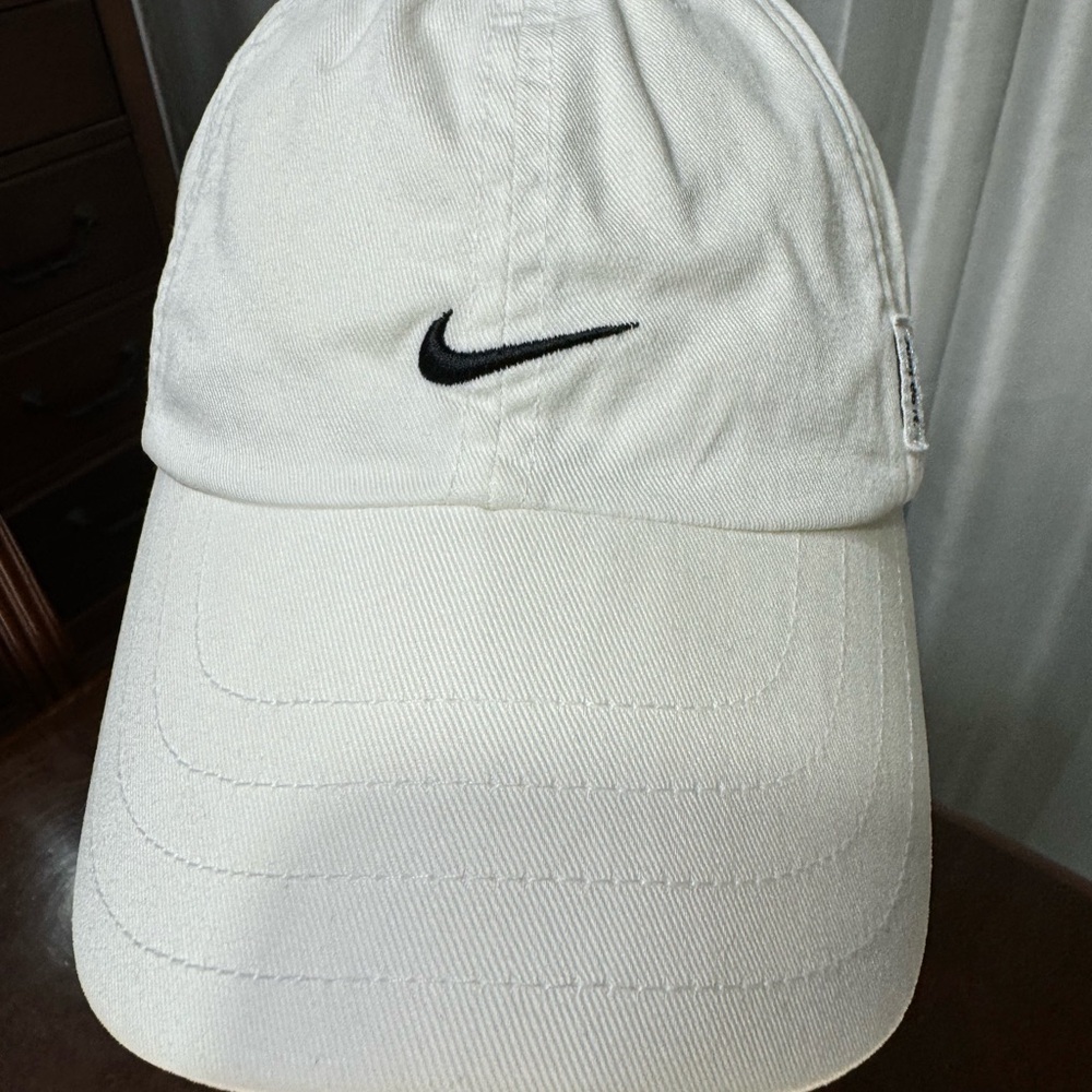 Nike Classic White Hat